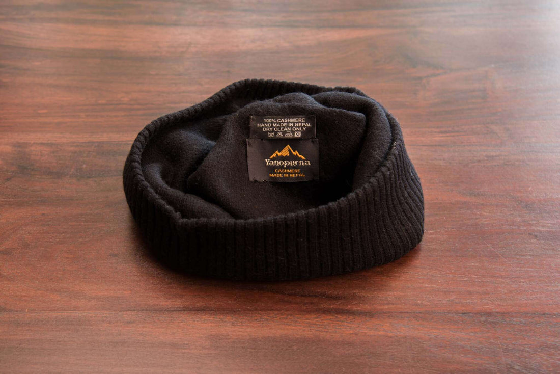 Kaschmirmütze Beanie glatt mit geripptem Umschlag Schwarz