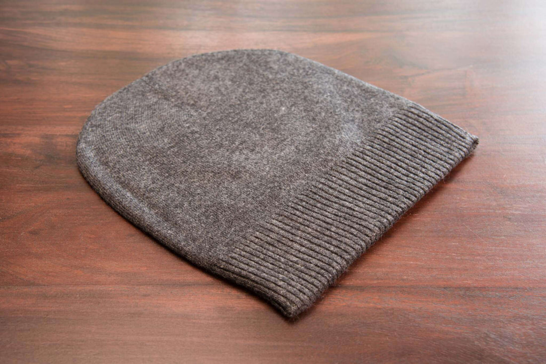 Kaschmirmütze Beanie glatt mit geripptem Umschlag Schwarzgrau