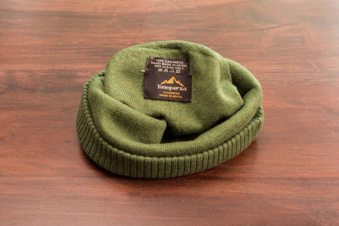 Kaschmirmütze Beanie glatt mit geripptem Umschlag Dunkelgrün