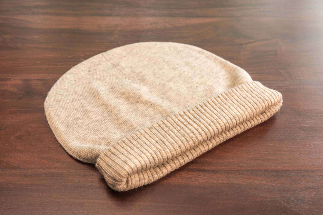 Kaschmirmütze Beanie glatt mit geripptem Umschlag Weissgrau