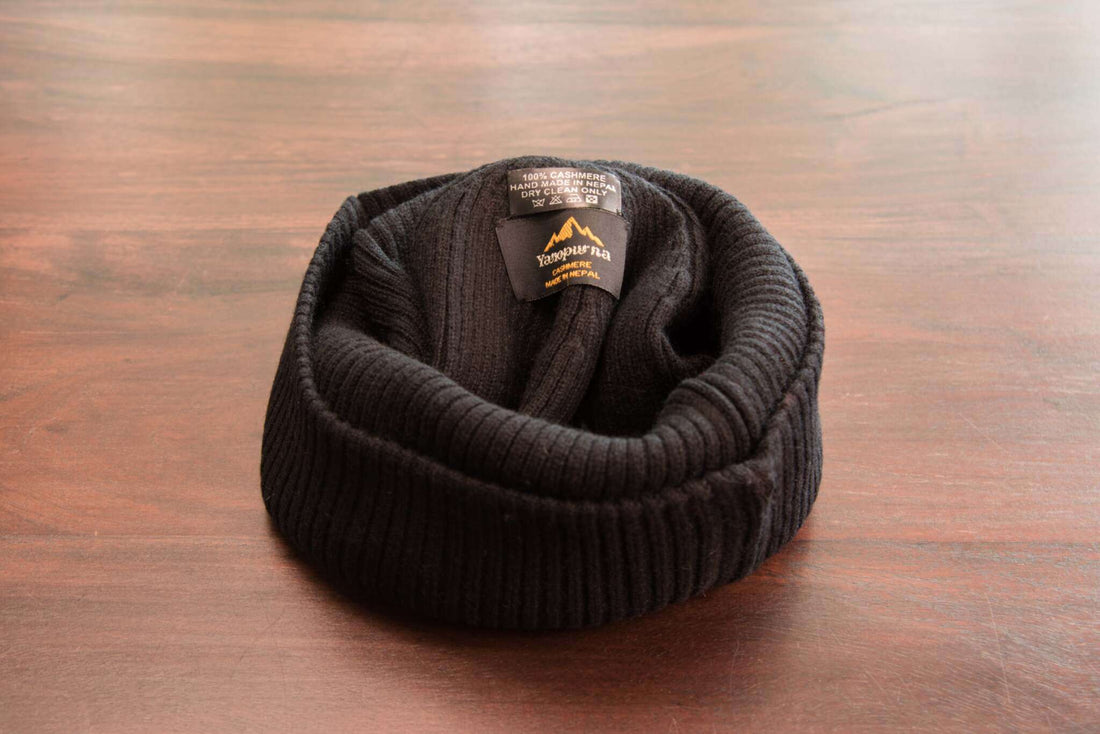 Kaschmirmütze Beanie gerippt mit Umschlag - Schwarz